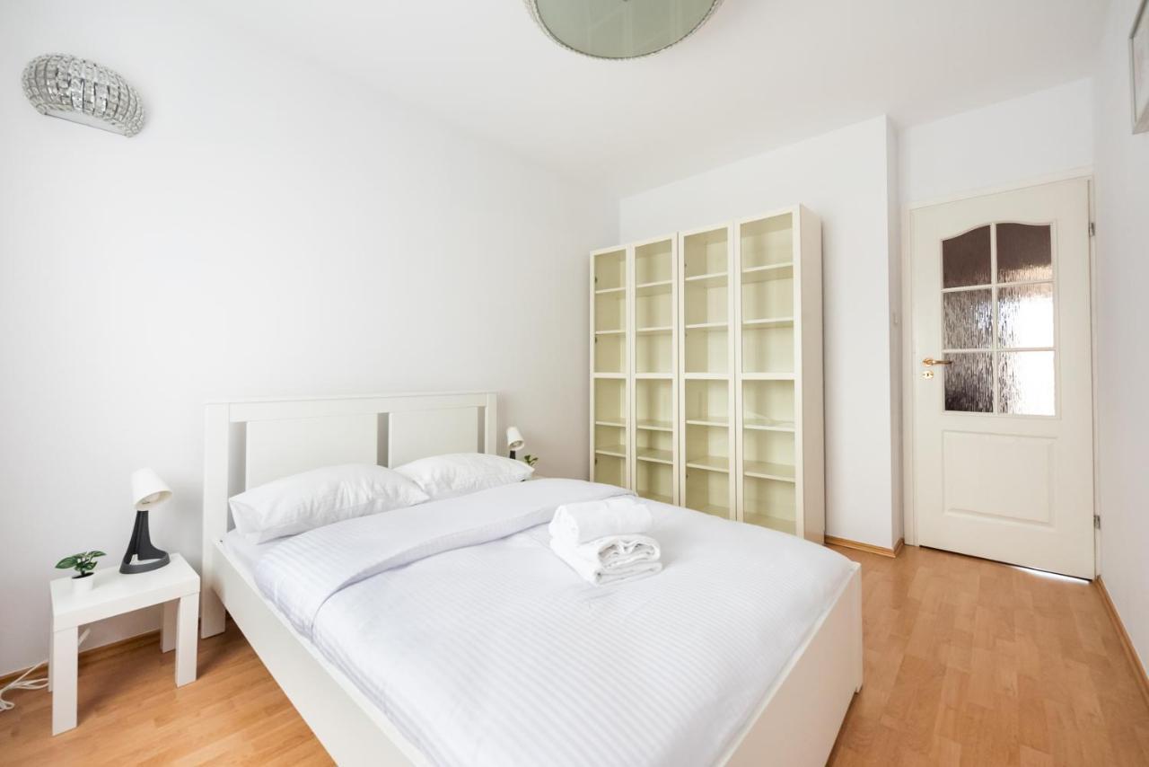 Ken 54 2-bedroom Warsaw
